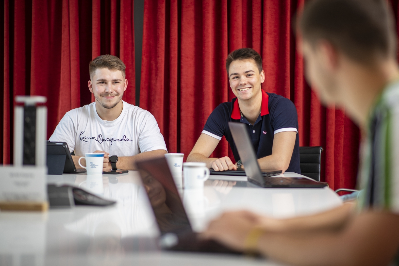 Drei unserer Azubis im Meeting